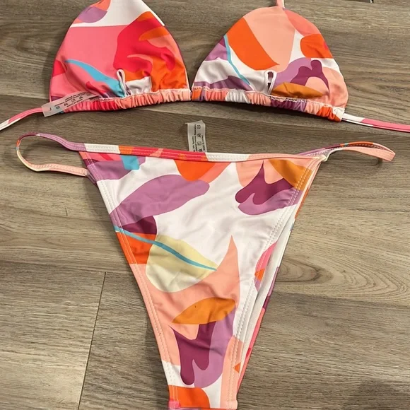Two piece bikini swimsuit size large - Picture 5 of 5